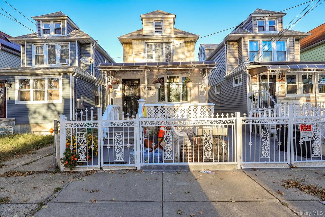 Beautifully renovated 3 bedroom, 2.