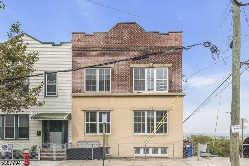 Fantastic 4 family investment opportunity in the sought after Jersey City Heights !