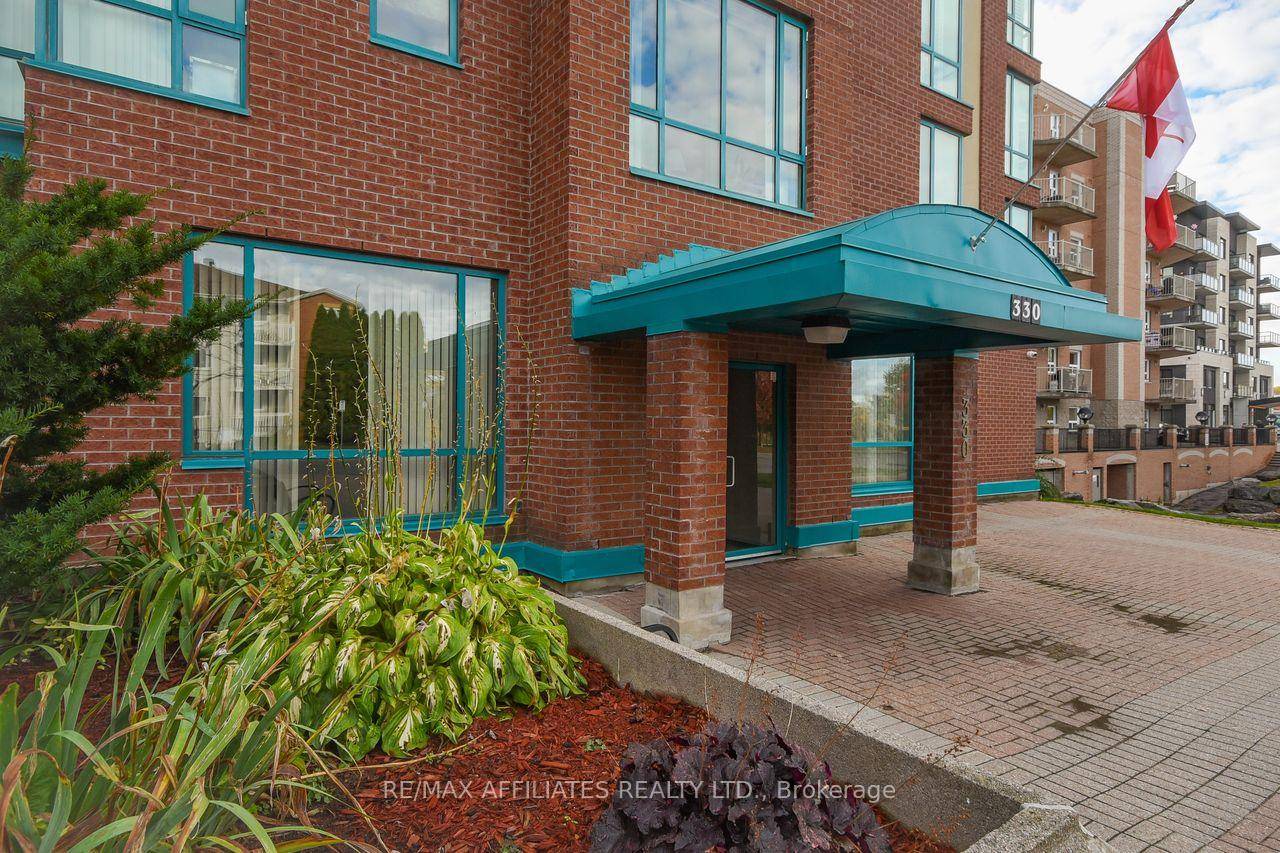 PLACE BEAUSEJOUR Adult complex in the heart of Orleans.