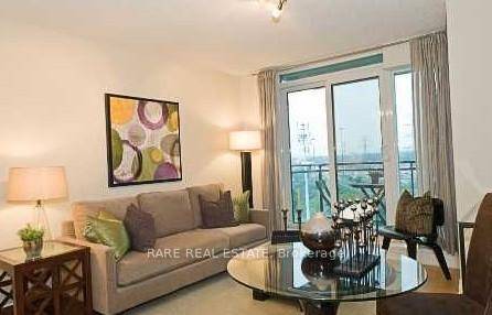 Attention Young Professionals Welcome to Voyager, a highly sought after residence in the Humber Bay Shores neighborhood.