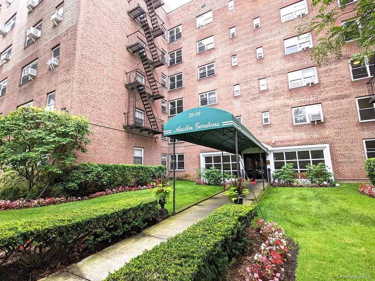 Welcome to Austin Gardens, a beautifully maintained post war co op complex ideally located in the tree lined residential area of Austin Street in the heart of Forest Hills.