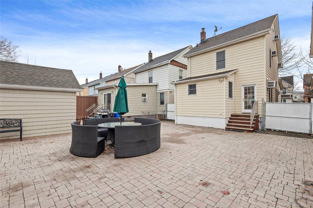 Turnkey 4 Bedroom Gem in Prime Upper Glendale !