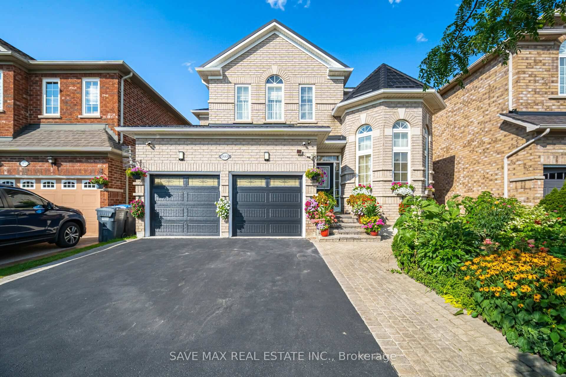 Gorgeous and Bright 4 Bedroom 4 Bath Detached Home in the Quiet Prestigious Neighborhood of Churchill Meadows.