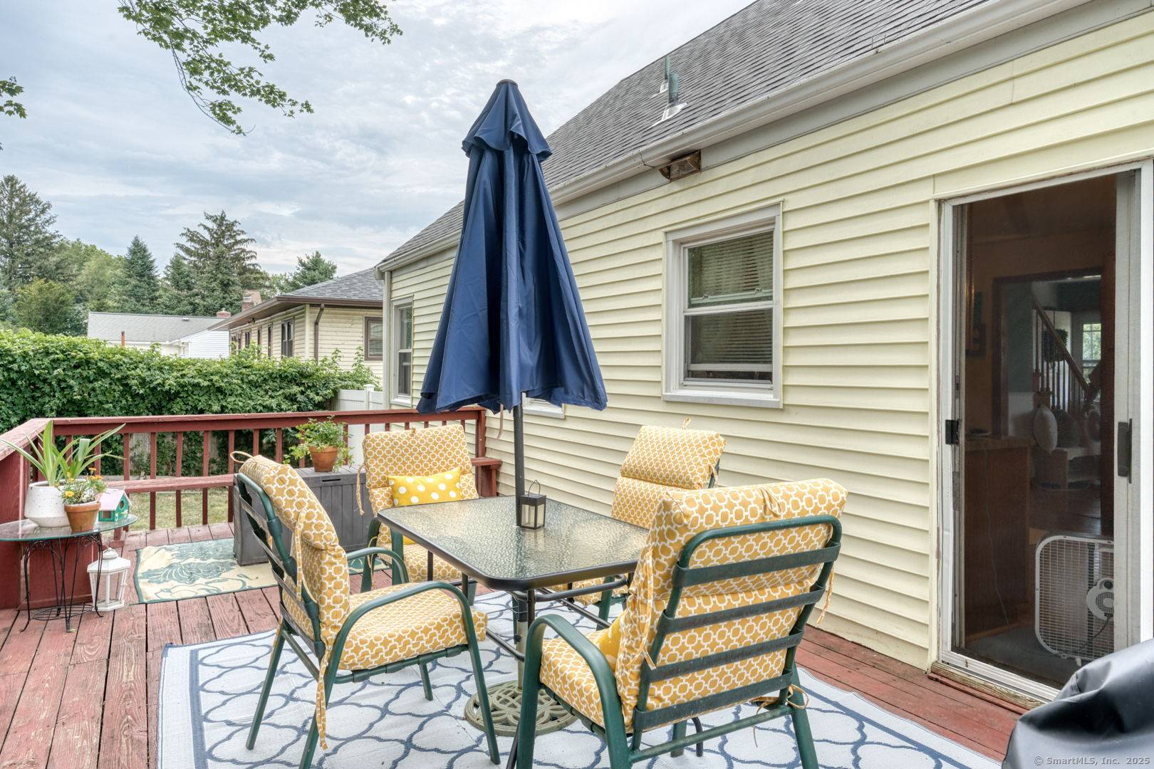 Make yourself at home on Edgecomb Street in Hamden where comfort, warmth, and opportunity meet.