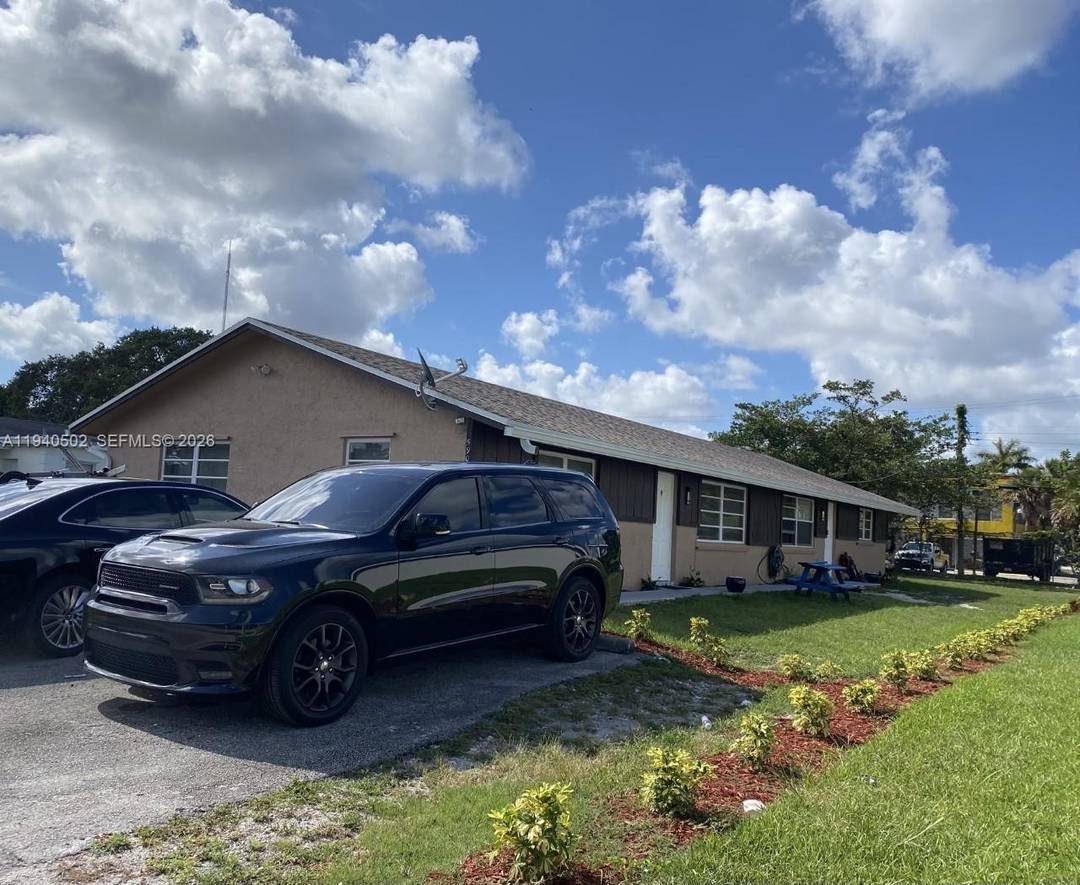 Spacious duplex, each unit has two bedrooms and one bathroom, with a 12, 362 Sq Ft lot, 5 parking spaces, central A C, and a washer and dryer in each ...