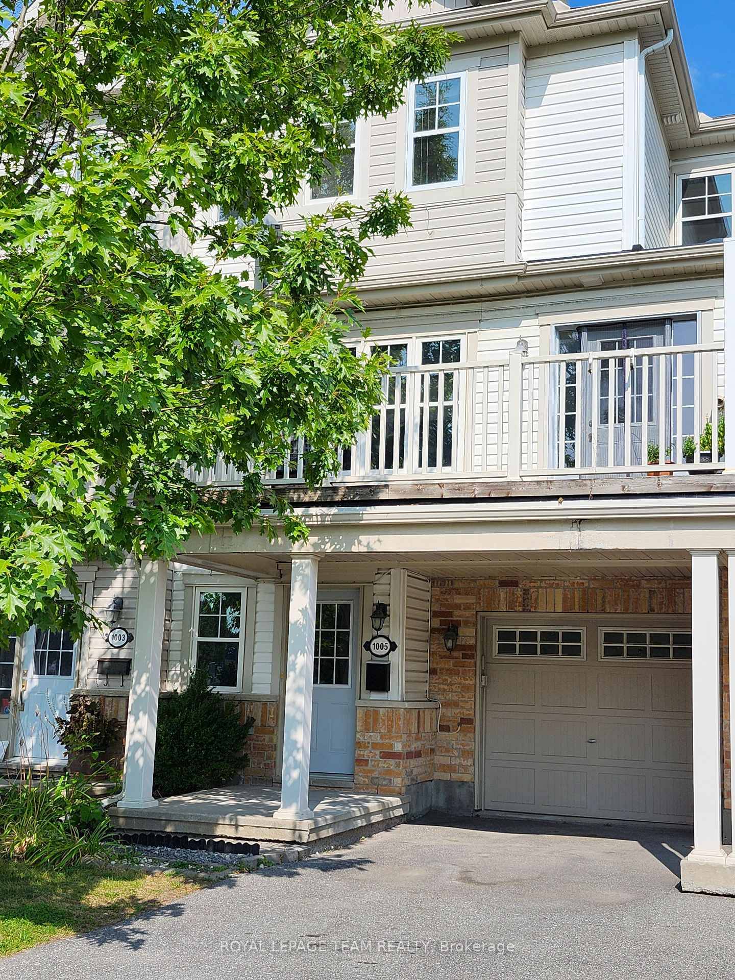 This beautifully maintained 3 bedroom row home in Heritage Park, Barrhaven offers a bright, inviting space that blends comfort, convenience, and style.