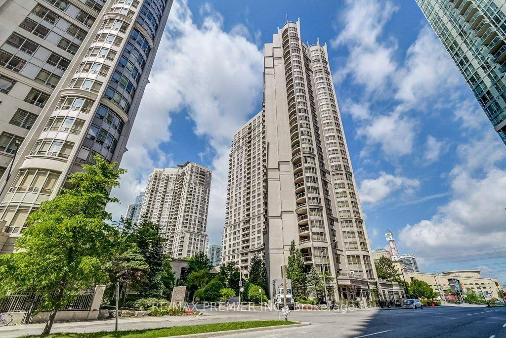 Welcome to Ovation by Tridel, a resort style residence offering unmatched luxury in the vibrant downtown core of Mississauga.