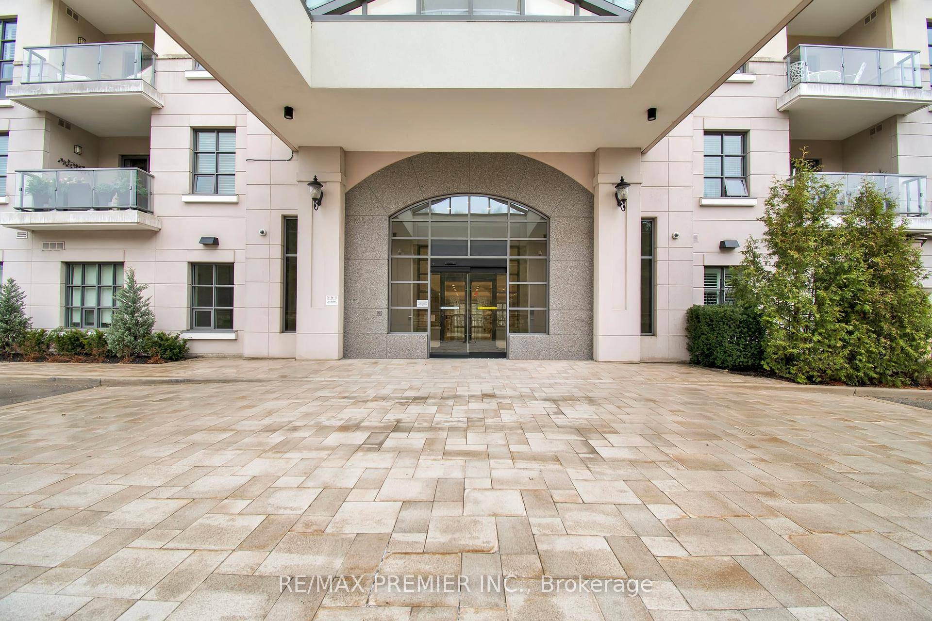 Indulge in the epitome of luxury at Capo Di Monte, where sophistication meets serenity in this lavish 2 1 Bed, 2 Bath suite boasting 1425 Sqft of opulent living pace ...