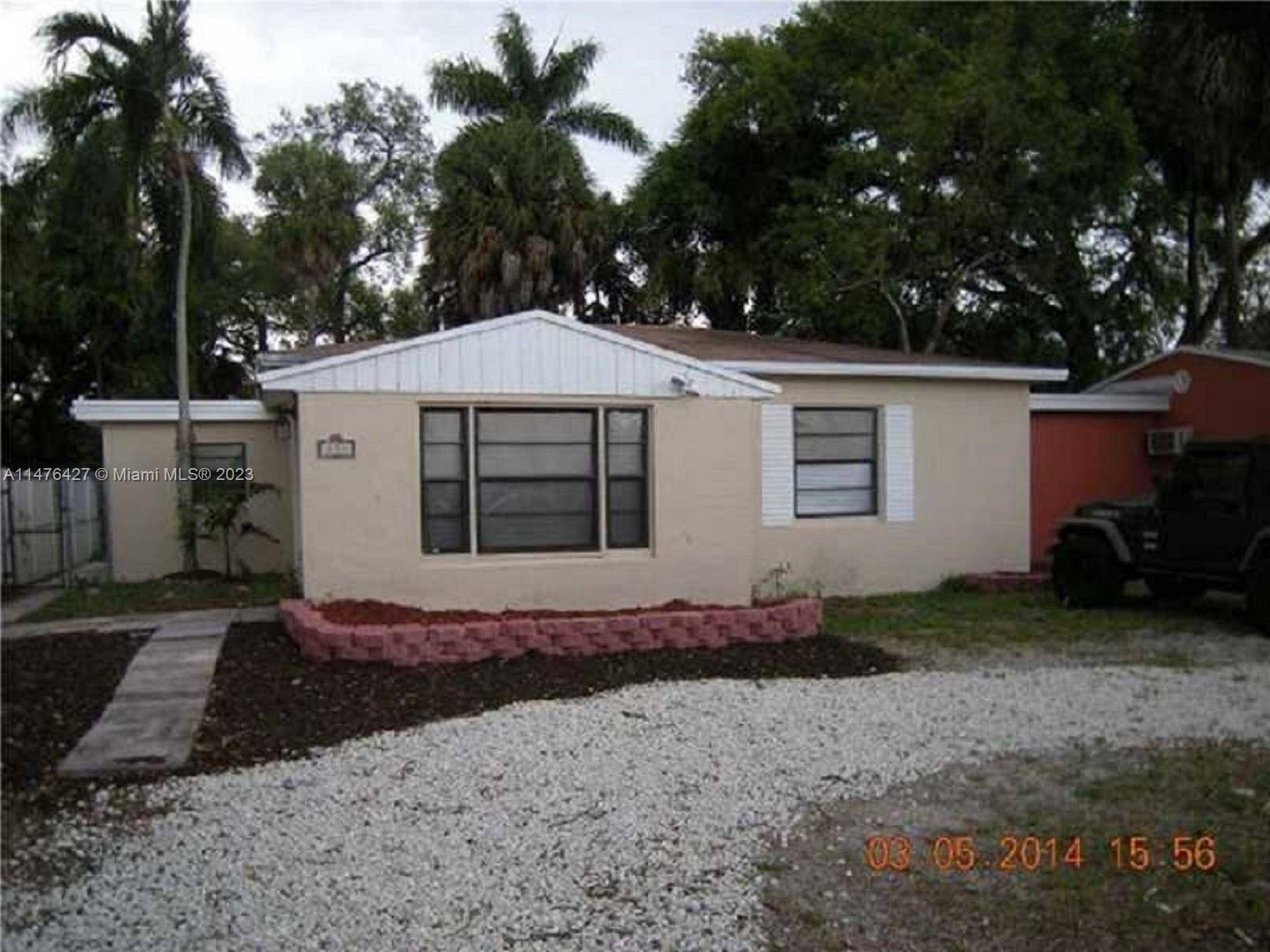 3 bedrooms 2 bathrooms just painted, central ac, all tile, washer and dryer, great location all new,