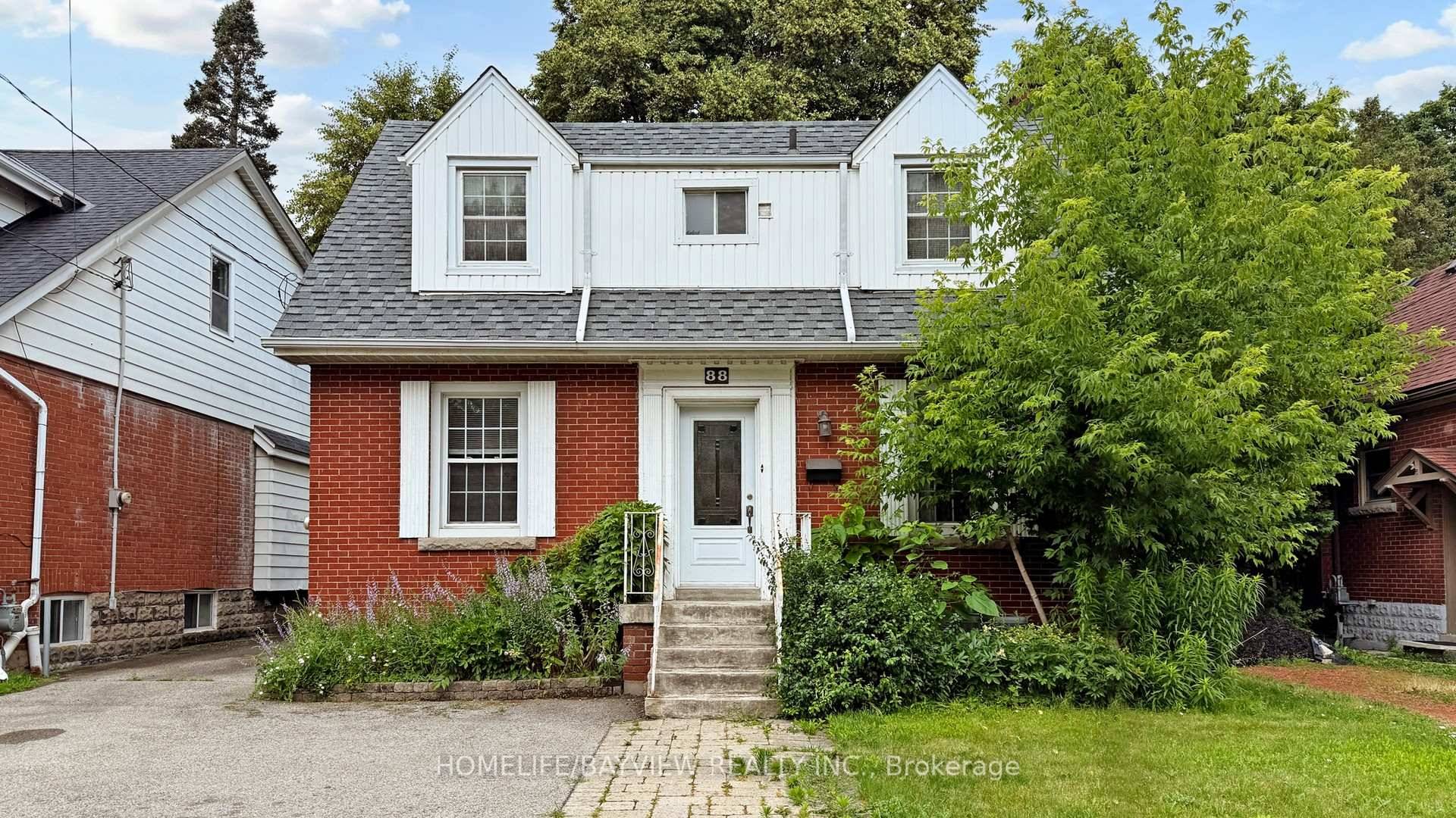 PRIME INVESTMENT OPPORTUNITY Exceptional income generating property perfectly situated within walking distance of McMaster University.