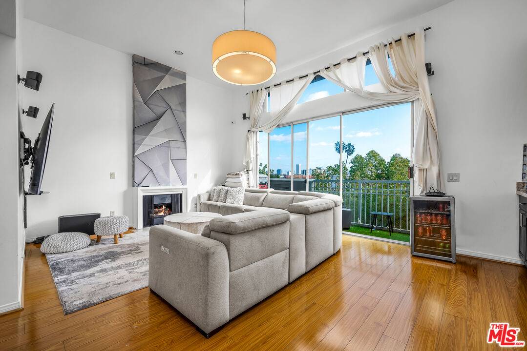 1481 S Shenandoah St 3BR Beverlywood La