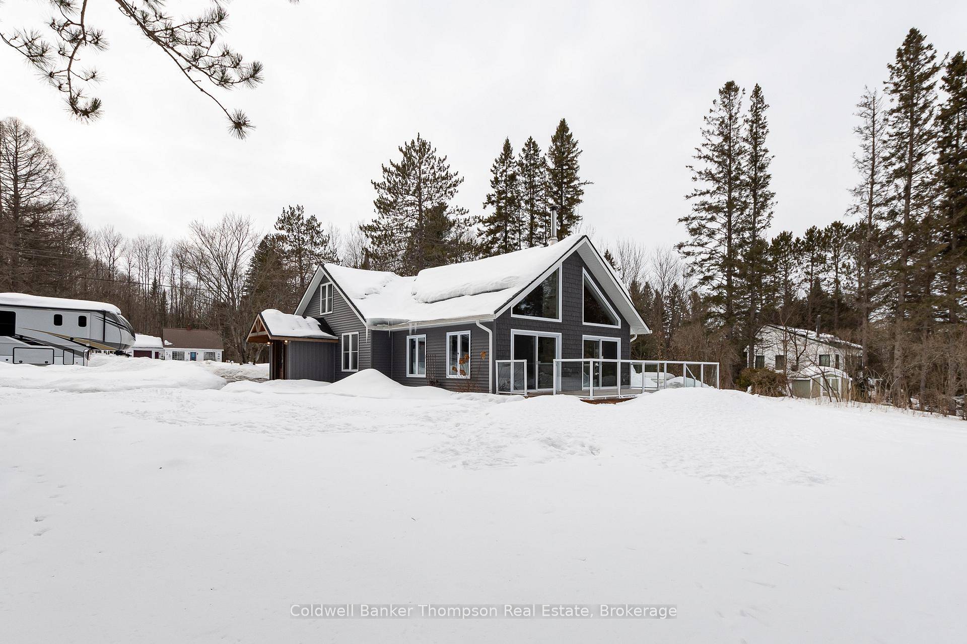 Fall in love with this stunning 4 bed, 2 bath home or cottage on the shores of Perry Lake in beautiful Kearney.