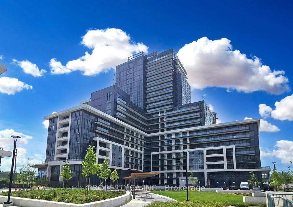 Experience modern living at Upper West Side 2 with this exquisite 1bedroom, 1 bathroom condo in the heart of Prime Oakville !
