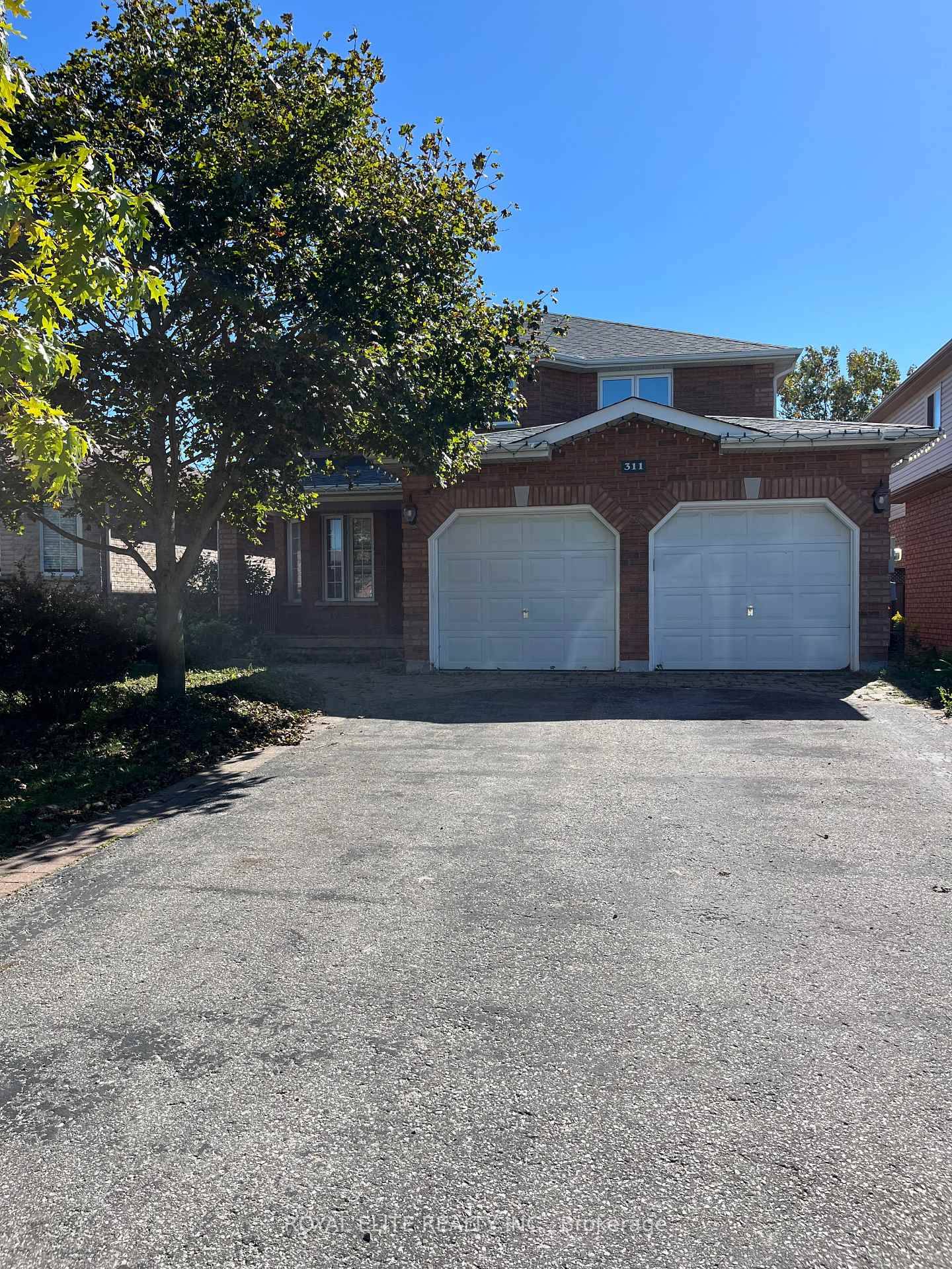 Full Detached House with ravine lot !