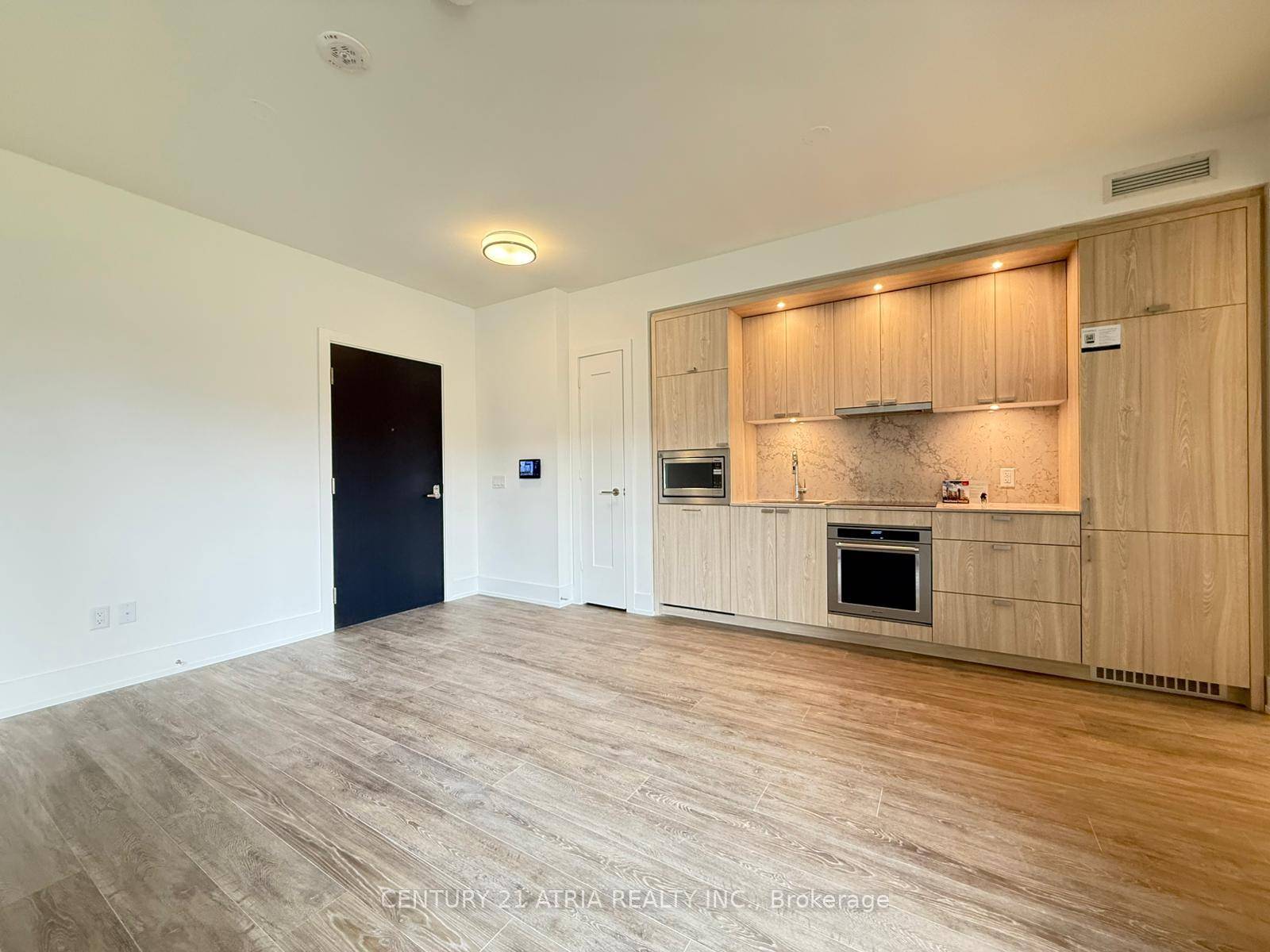 LOCKER Included A brand new residence offering timeless design and luxury amenities.