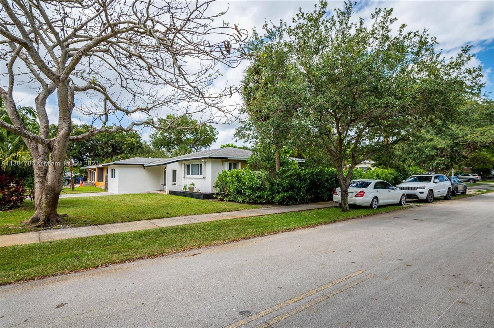 Stop searching you have found your corner home sweet home rental !