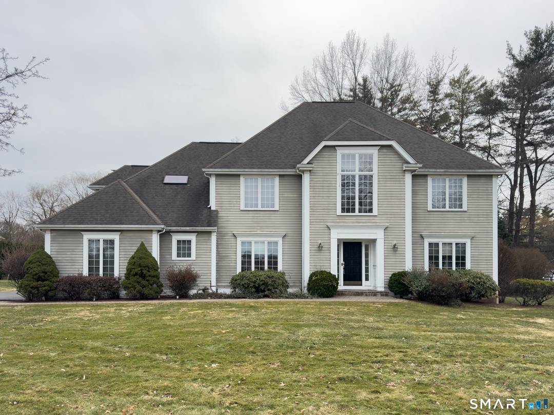 NEW RENTAL IN WEST HARTFORD OF NEWER 1993 HOME IN A POPULAR NEIGHBORHOOD SETTING WITH HIGH CEILINGS, LARGE KITCHEN FAMILY ROOM AREA, FIRST FLOOR LAUNDRY SET ON A NICE LOT ...