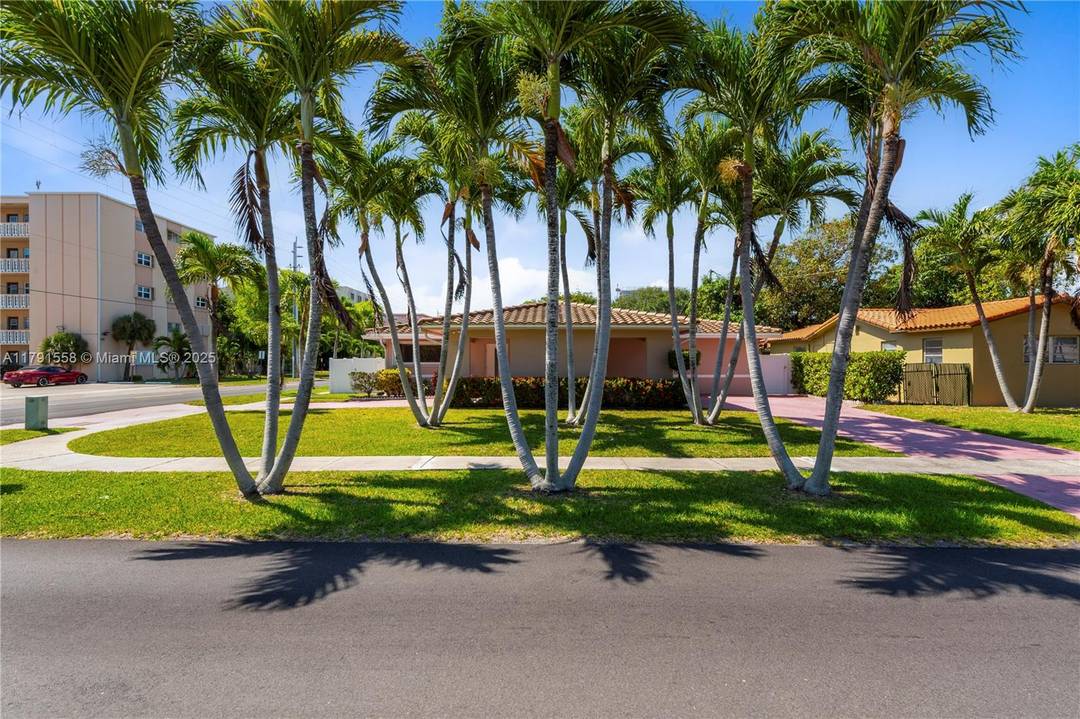 BACK ON MARKET BUYER'S FINANCING FELL THROUGH.