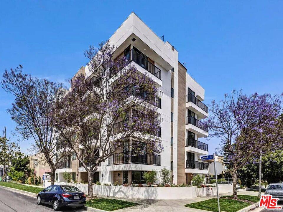 8867   Alcott St 2BR Beverlywood La