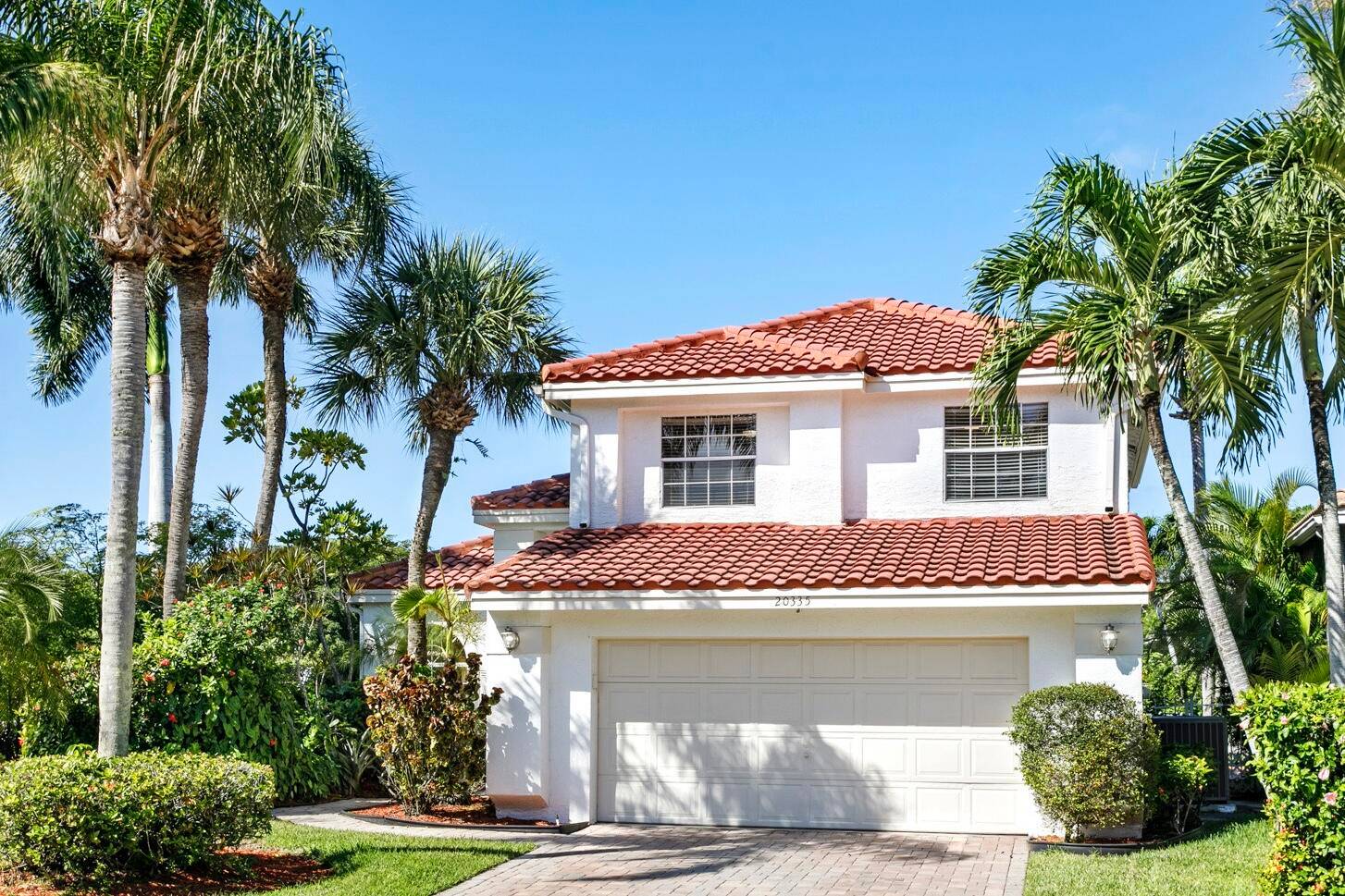 Beautifully maintained 4 bedroom, 2.