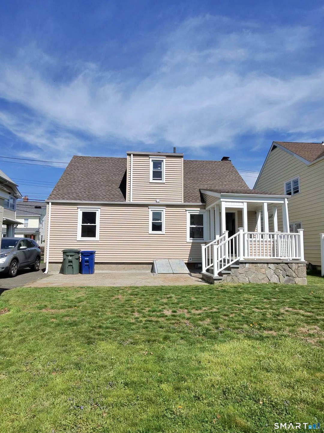 Welcome to 457 Summit Street in Bridgeport's desirable North End.