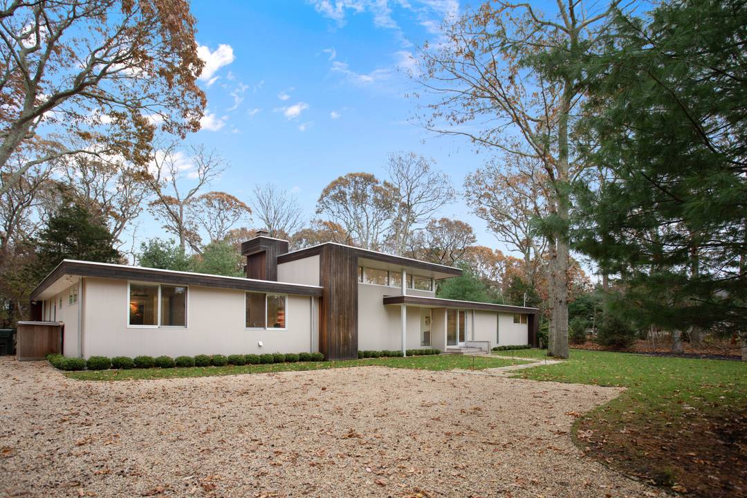 Modern Sag Harbor Beach House