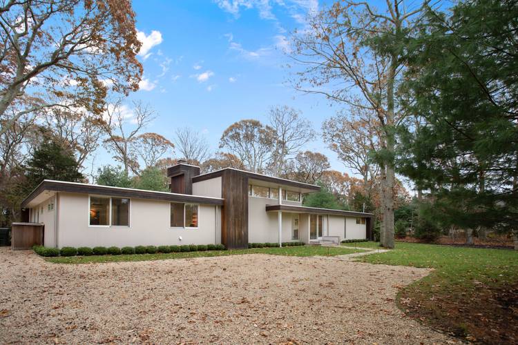 Modern Sag Harbor Beach House