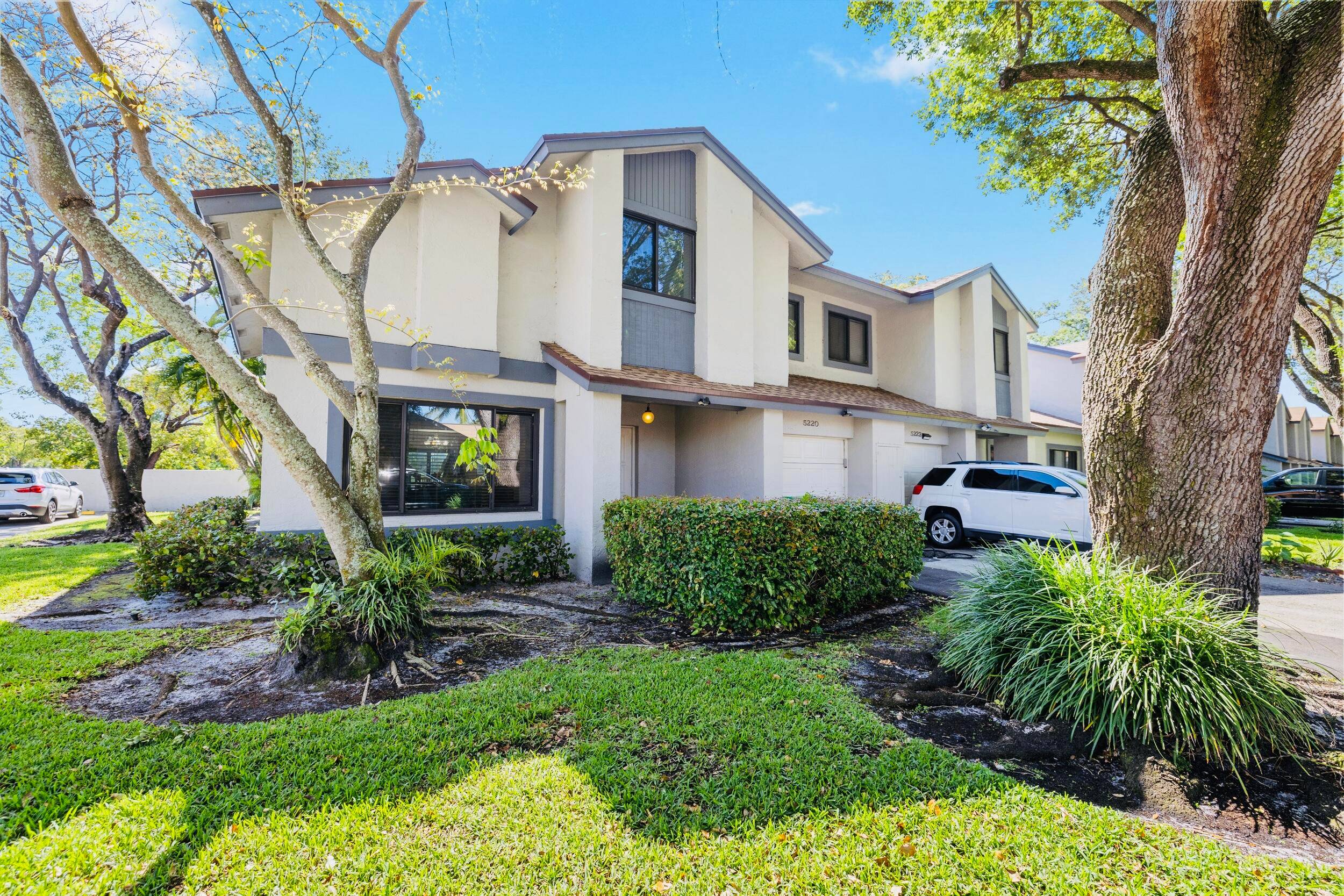 Corner Lot Gem in Quiet Tamarac Neighborhood !