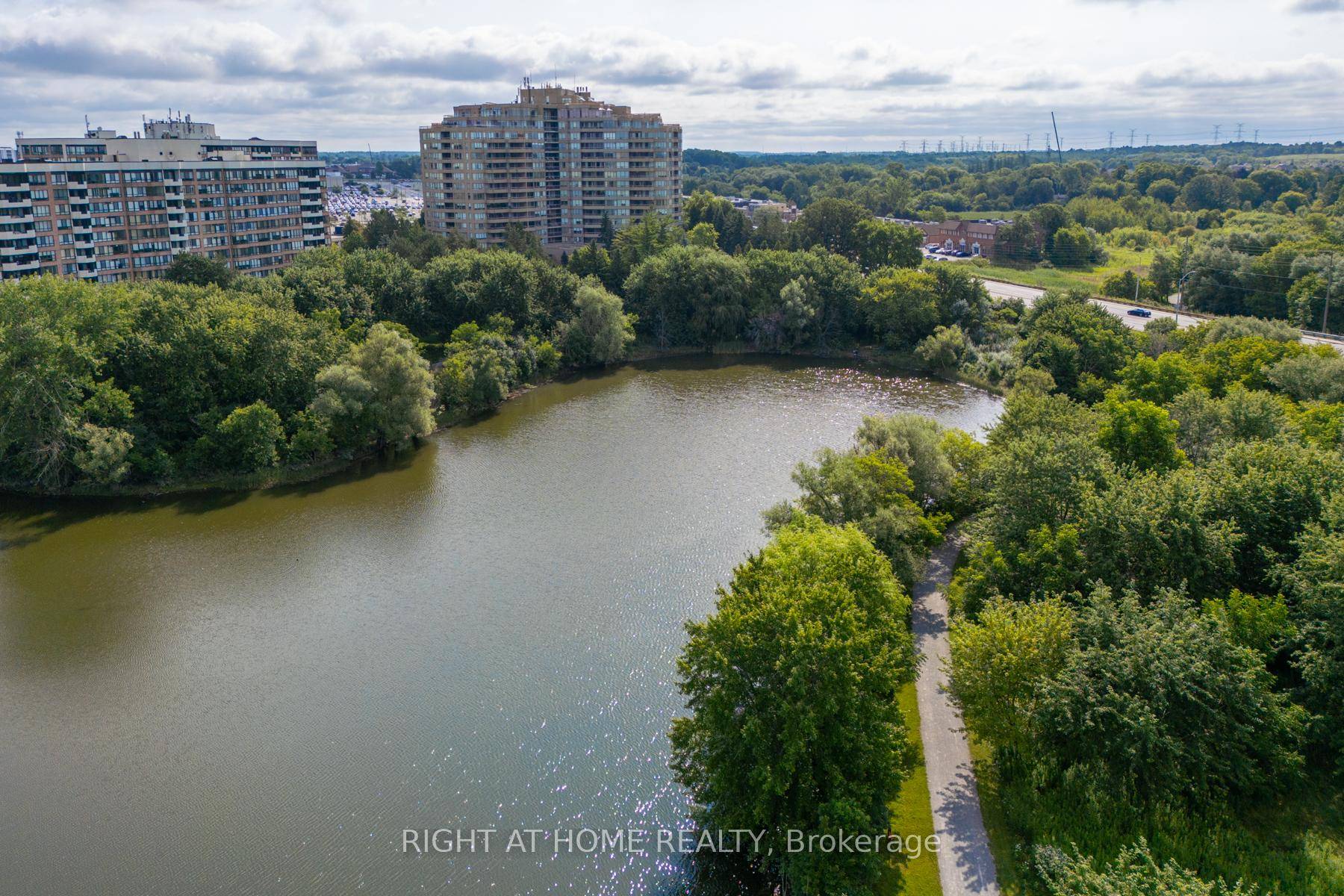 Rare Suite ! Like A Large Bungalow, Hunt Club 2283 S F Overlooking Pond Park.