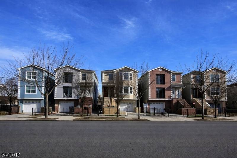 Well maintained 2 unit multifamily offering a total of 6 bedrooms and 4 full baths, with bright, well laid out interiors.