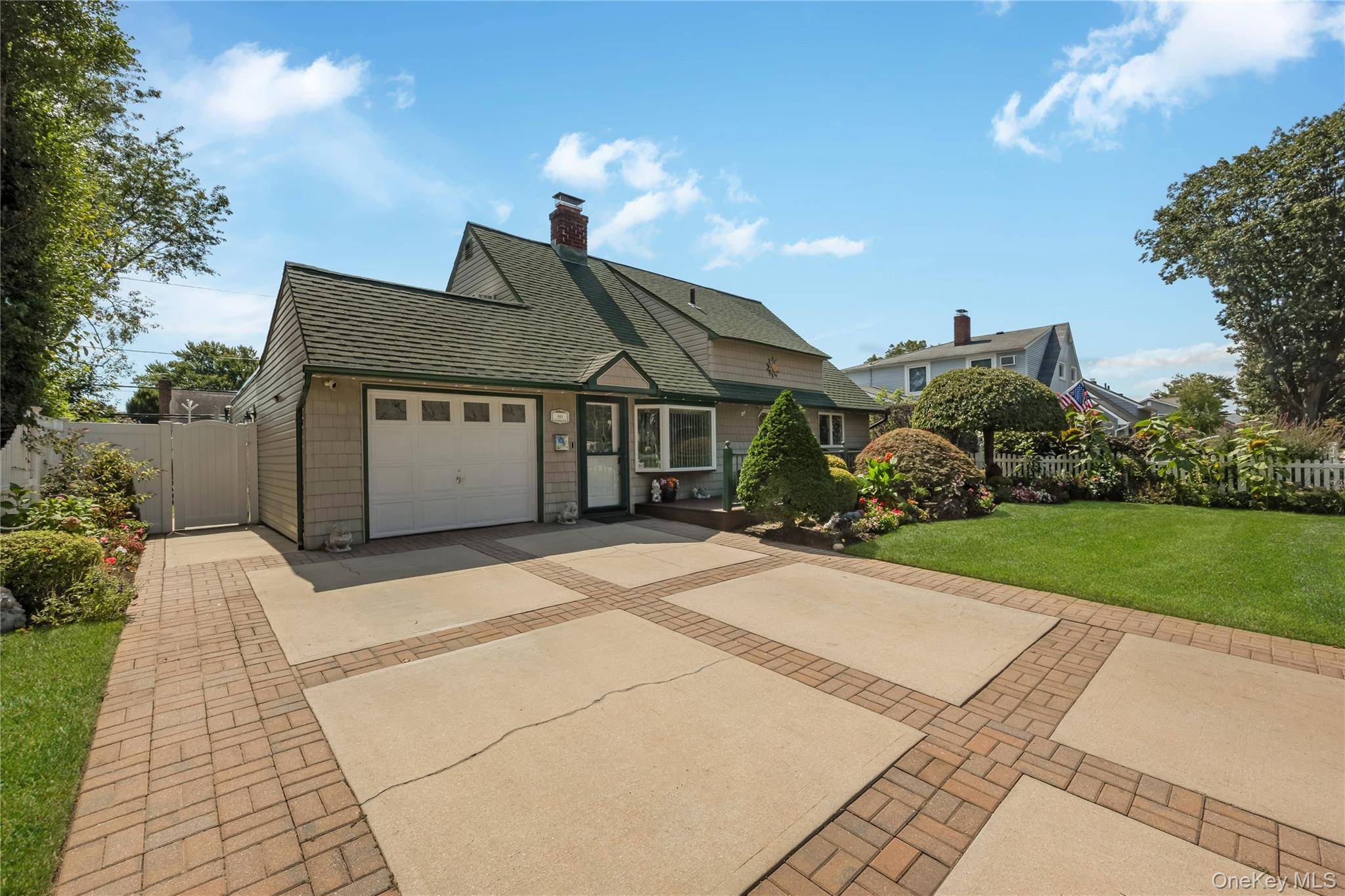 Looking for a MINT condition expanded home ?