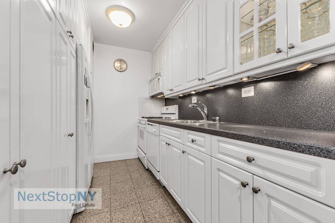 Perched on a high floor, this spacious one bedroom apartment is filled with natural light and thoughtfully updated for modern living.