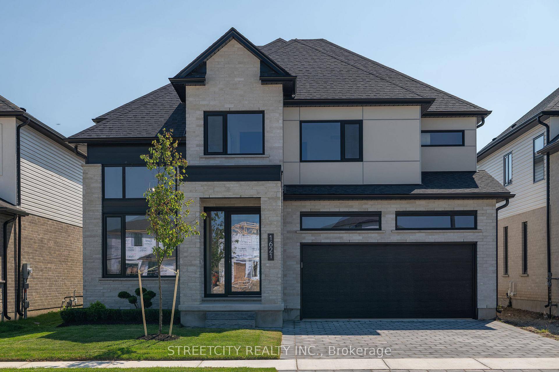 MOVE IN READY ! Welcome to the Springfield IV, Mapleton Homes Model Homes is now available for purchase.