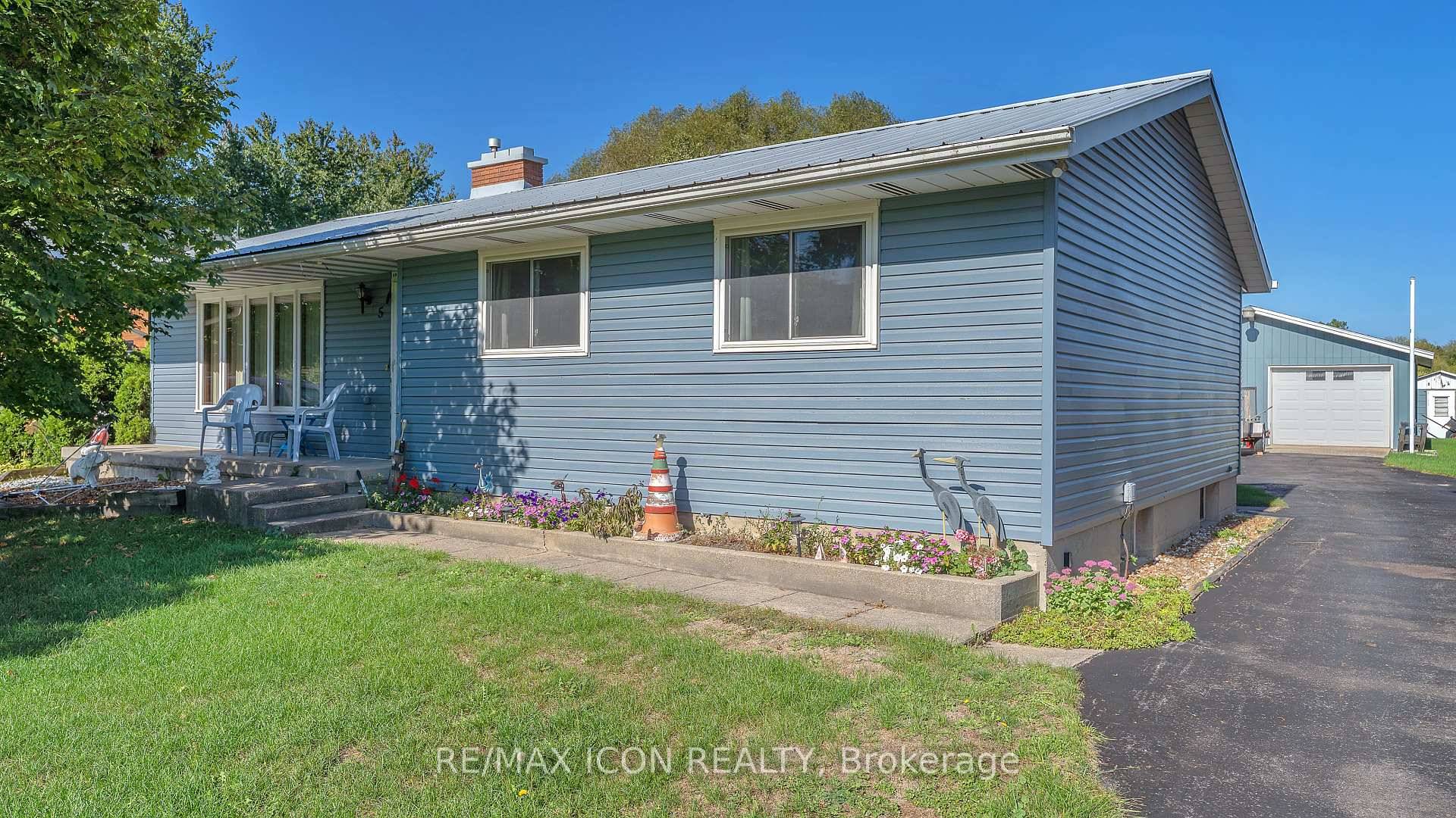 Looking for a cottage getaway or a place to live near the water year round ?