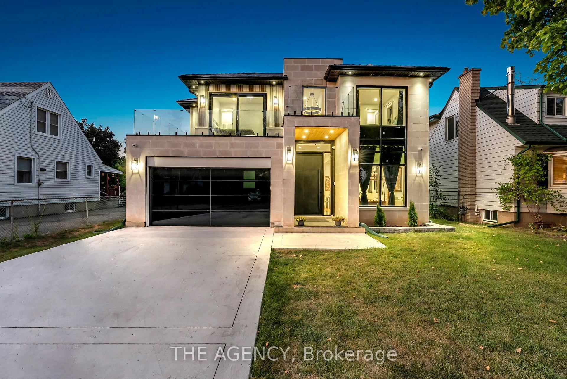 Streetsville Gem 3760 sqft above ground fully radiant heated basement Rough in 2721 sqft 4 upper level bedrooms all w heated floor ensuites Main level in law suite w side ...