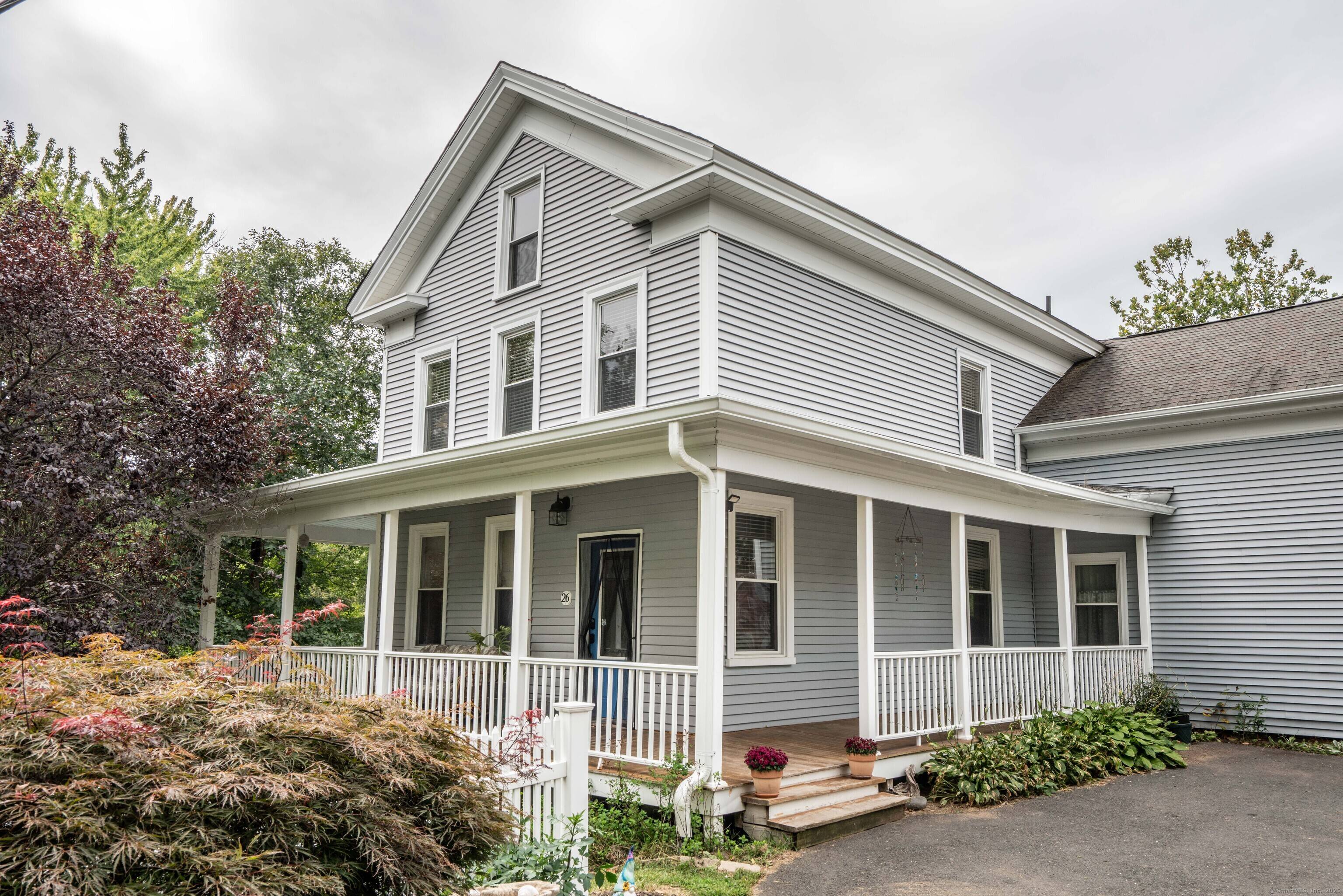 Vacation at home year round with fantastic views, a peaceful setting and amazing tranquility.