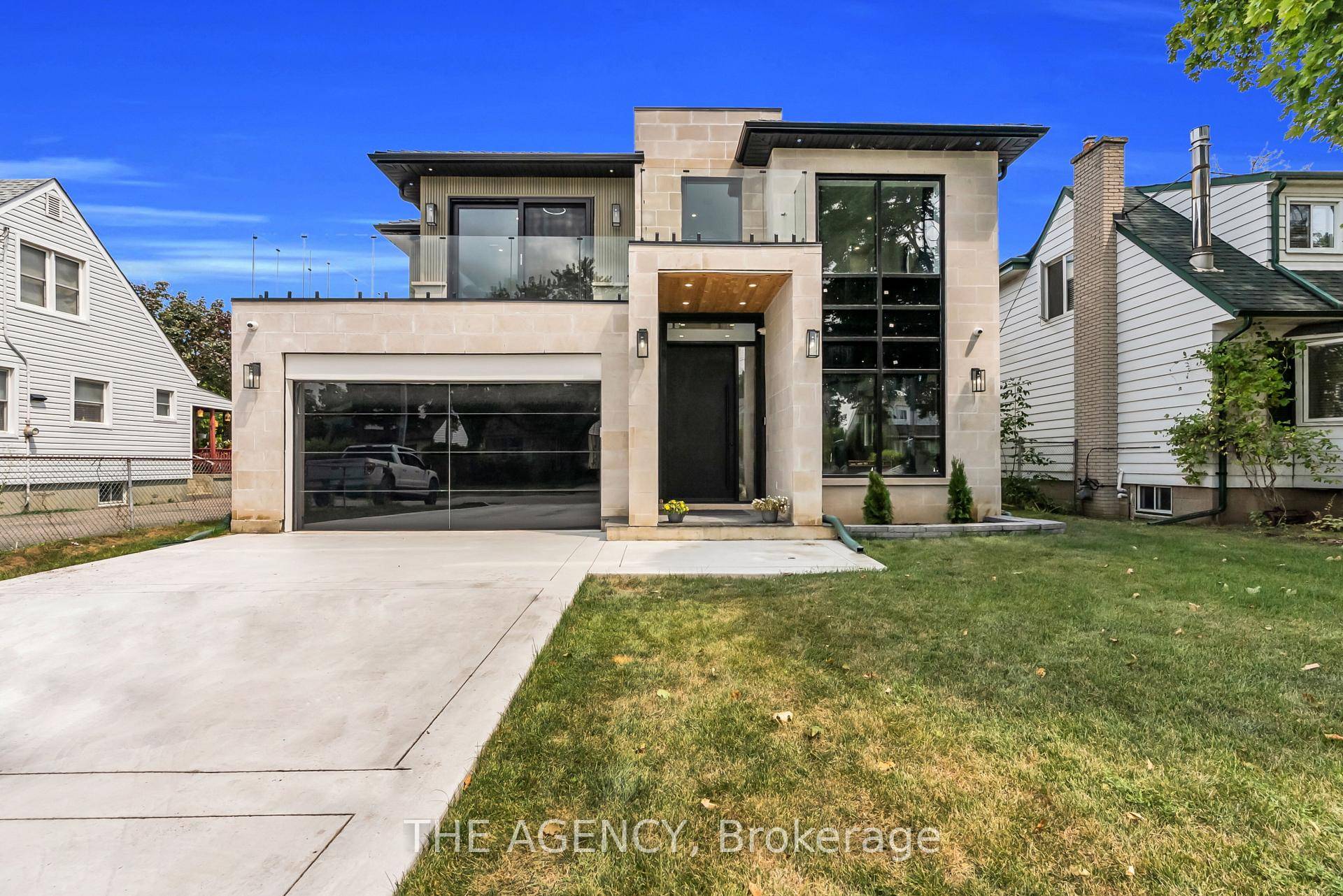 Streetsville Gem 3760 sqft above ground fully radiant heated basement Rough in 2721 sqft 4 upper level bedrooms all w heated floor ensuites Main level in law suite w side ...