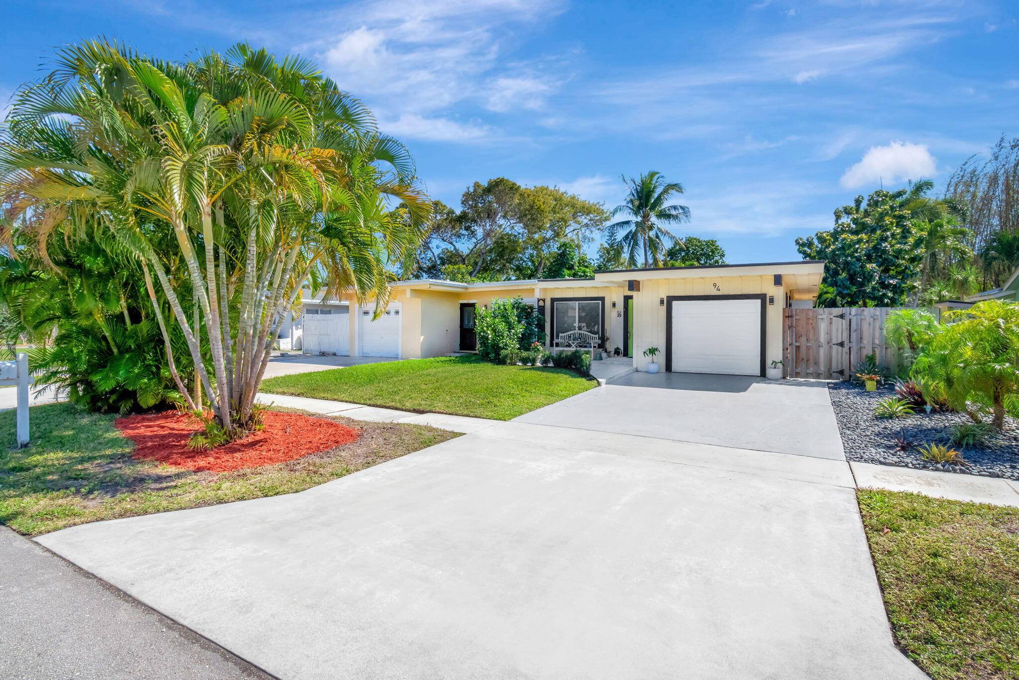 Rarely available villa in Hidden Valley.