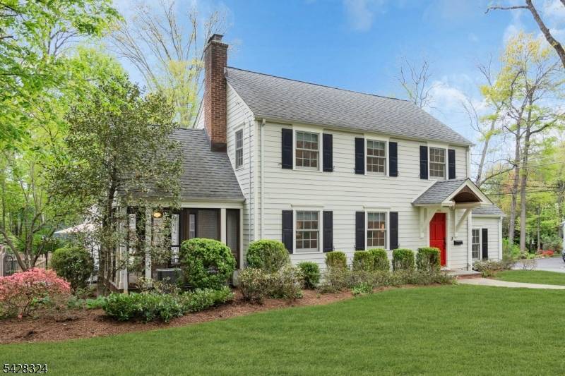 Sophisticated Living in Chatham Borough's Premier Upper Washington Avenue Section.