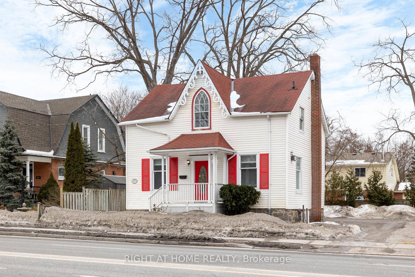Prime Investment Opportunity High Traffic Location !