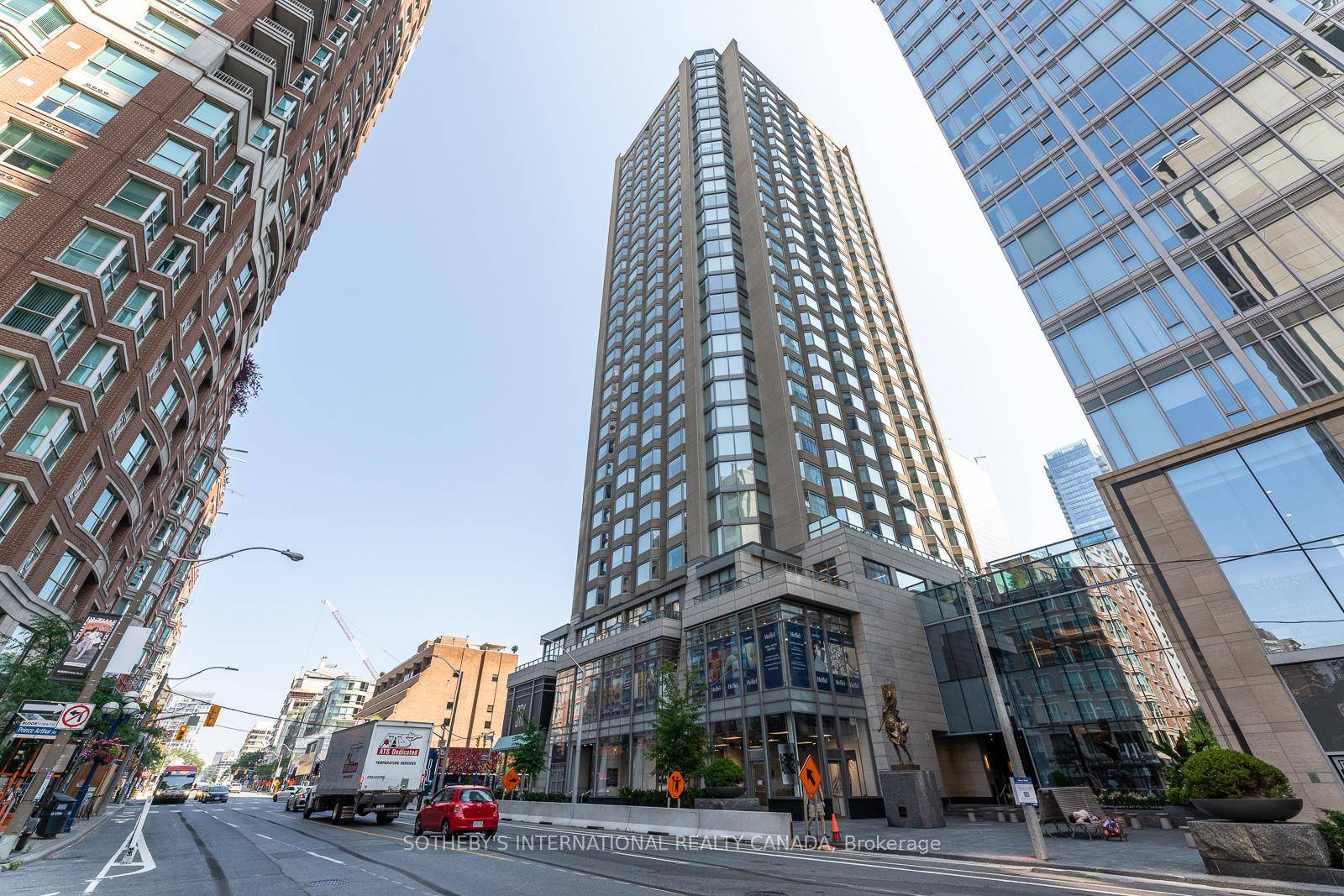 Live at Yorkville Plaza, arguably the most convenient location in Yorkville.