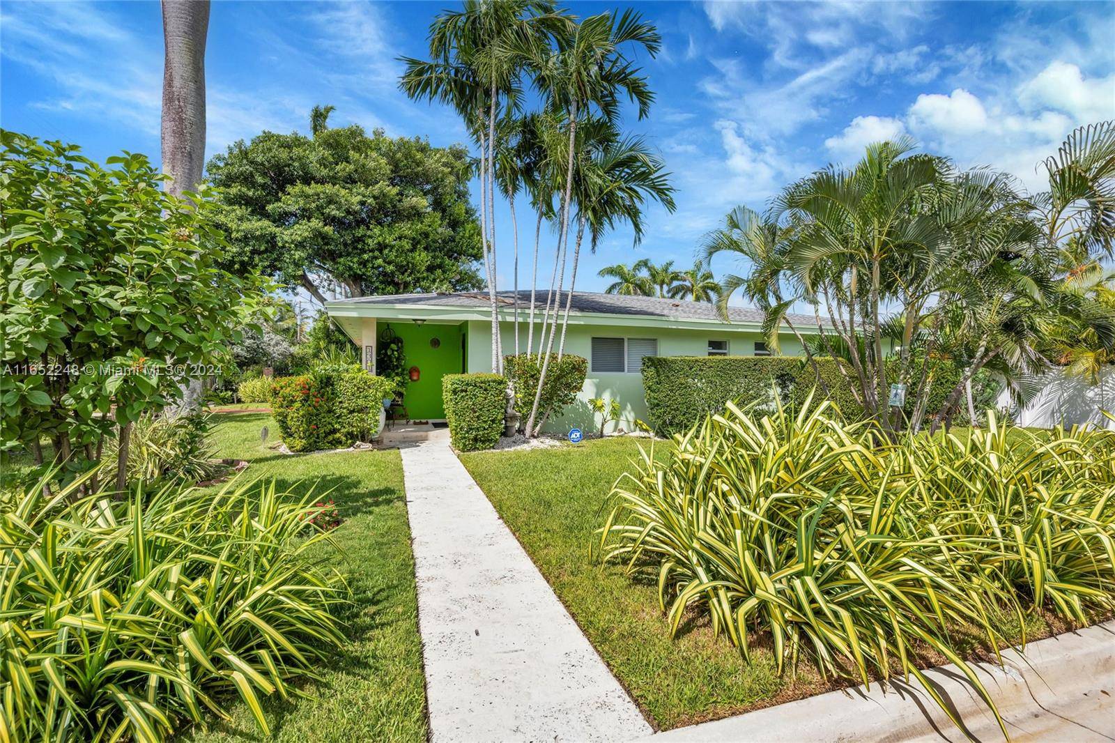 Immaculately kept 3 bed 2 bath home in Normandy Isle !