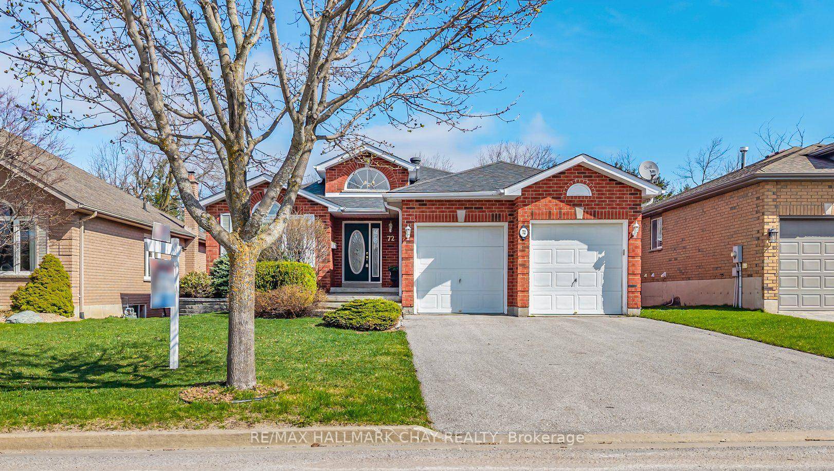 MOVE IN READY GREGOR BUNGALOW WITH A WALKOUT BASEMENT amp ; BACKING ONTO EP !
