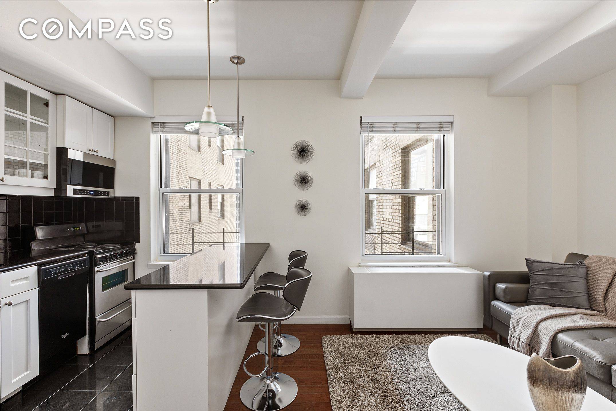 Investment Opportunity with a high ROI or the Perfect Central Manhattan Pied a Terre ?