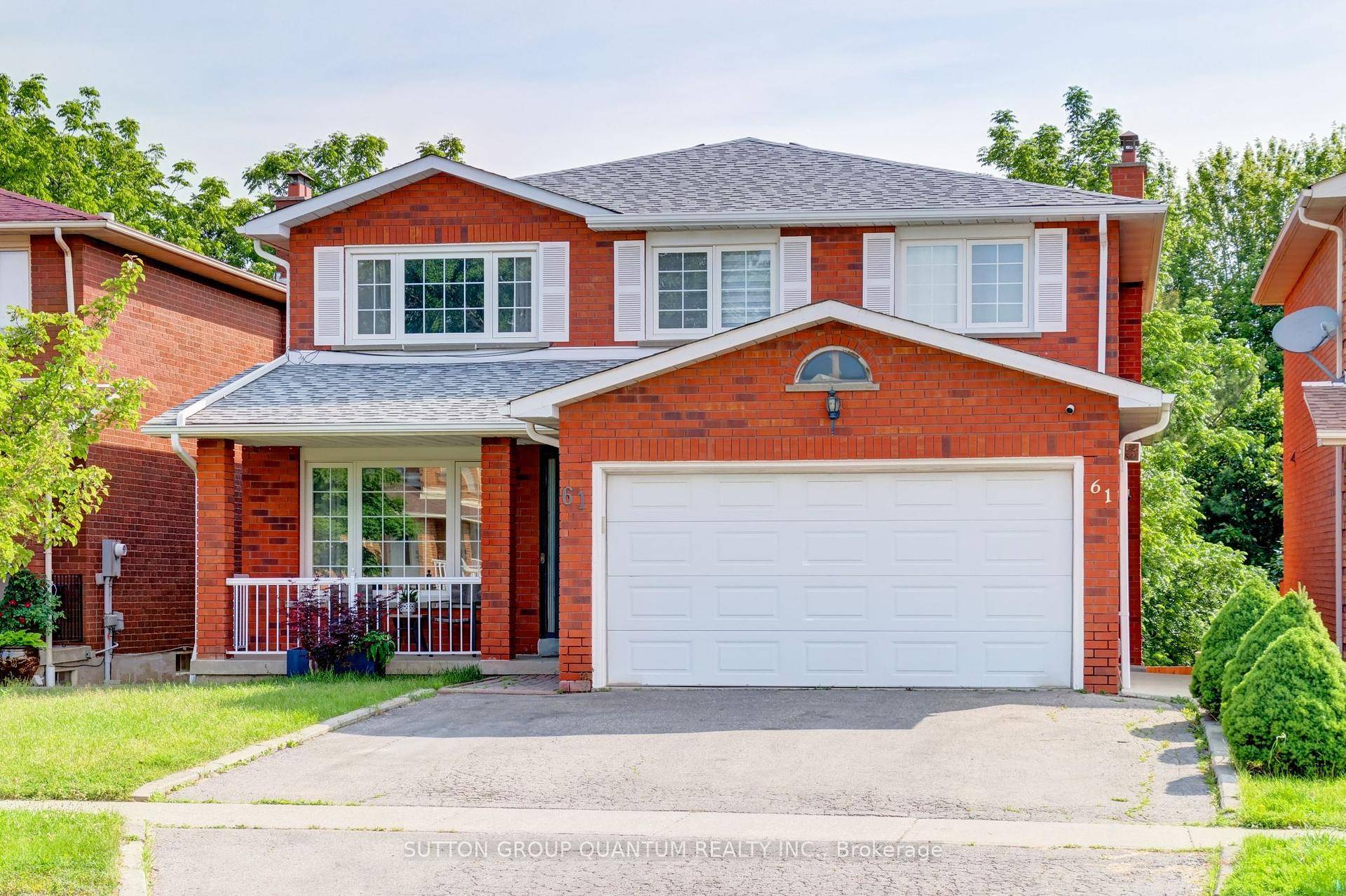 Welcome to 61 Sunforest Drive, an exceptional 4 2 bedroom, 4 bathroom family home in Brampton's highly sought after Heart Lake West community, backing onto the tranquil Etobicoke Creek ravine.