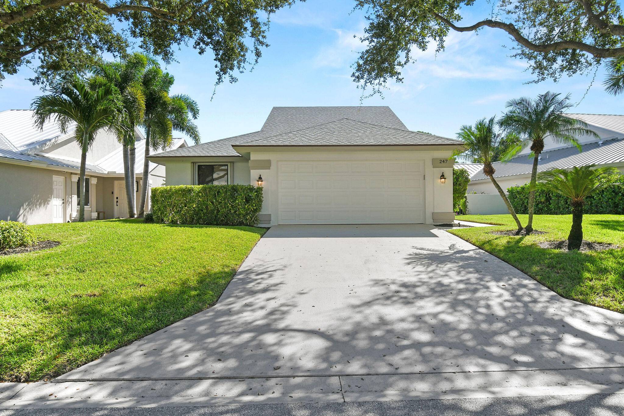 Charming DiVosta built home in the Bluffs Ridge featuring a spacious open concept kitchen perfect for entertaining along with a new roof 2023, preserve view, freshly painted exterior, updated appliances, ...