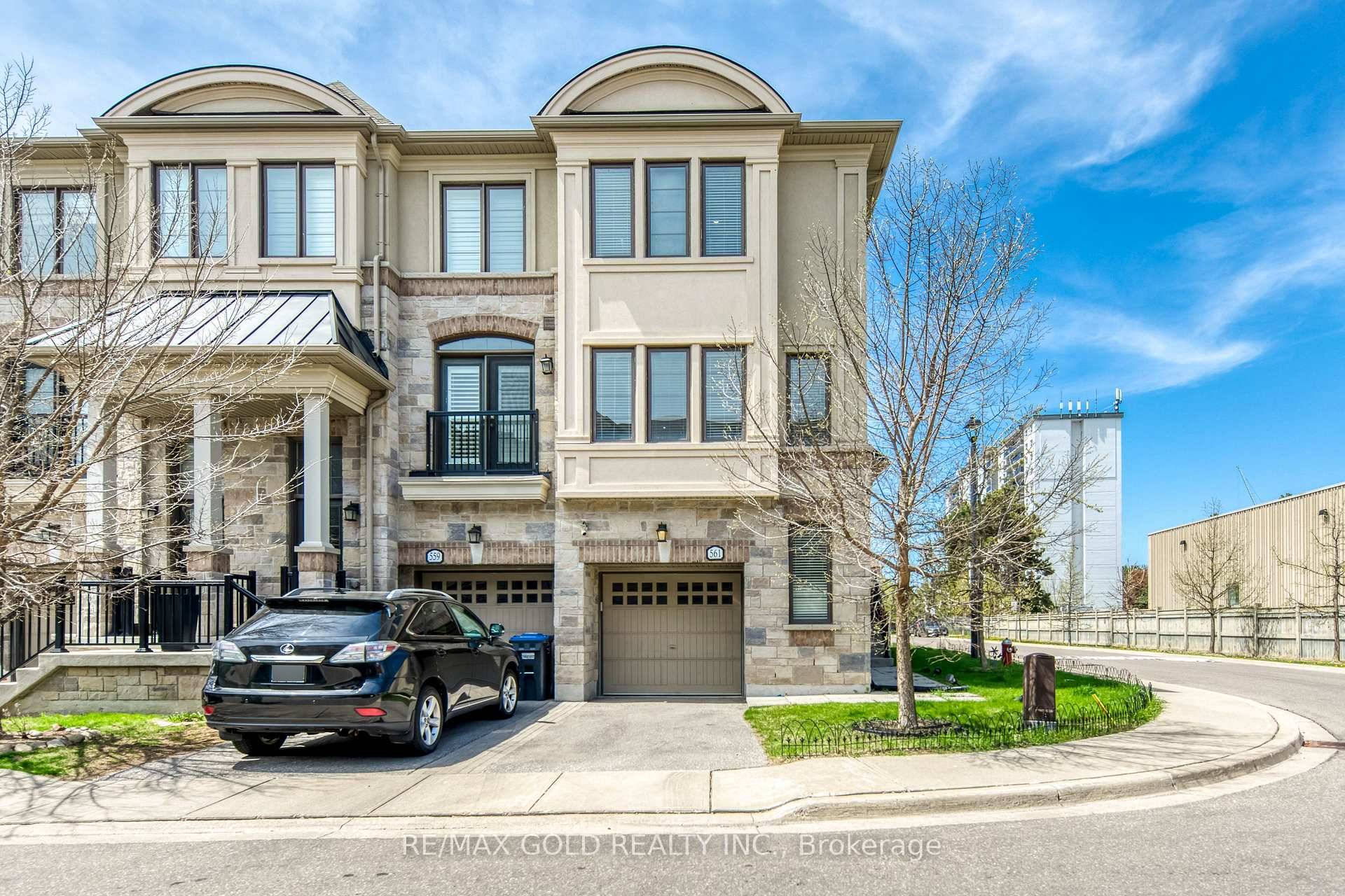 Wow ! ! Bright, Spacious amp ; Sunlight Filled Executive End Unit 4 Bedroom 4 Bathroom Townhouse In Lakeshore Village, highly upgraded and fully furnished with high end furniture.