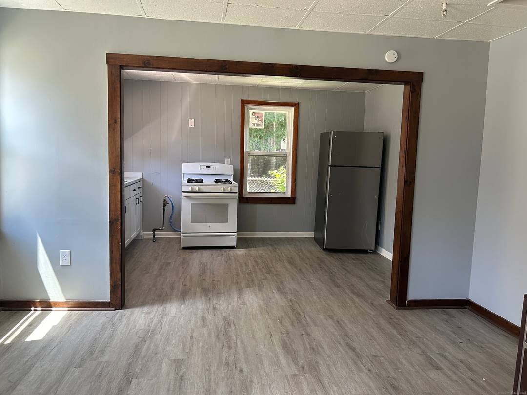 Investor Opportunity 4 Unit with Separate Utilities Garage Well positioned 4 unit multifamily property featuring four side by side 1 bedroom, 1 bathroom units, a highly efficient layout that appeals ...