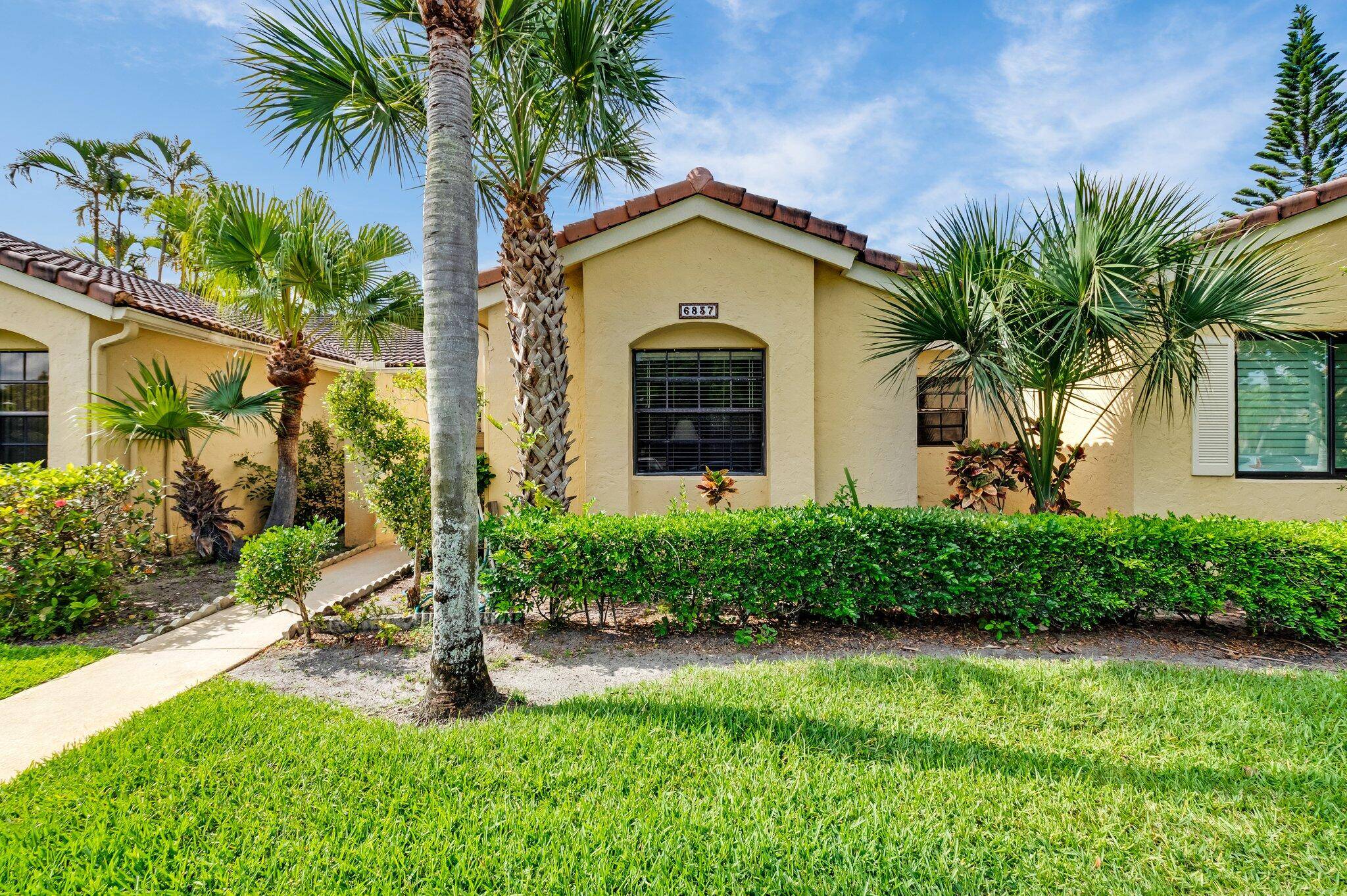 6837 Bridlewood Court Villa Palm Beach