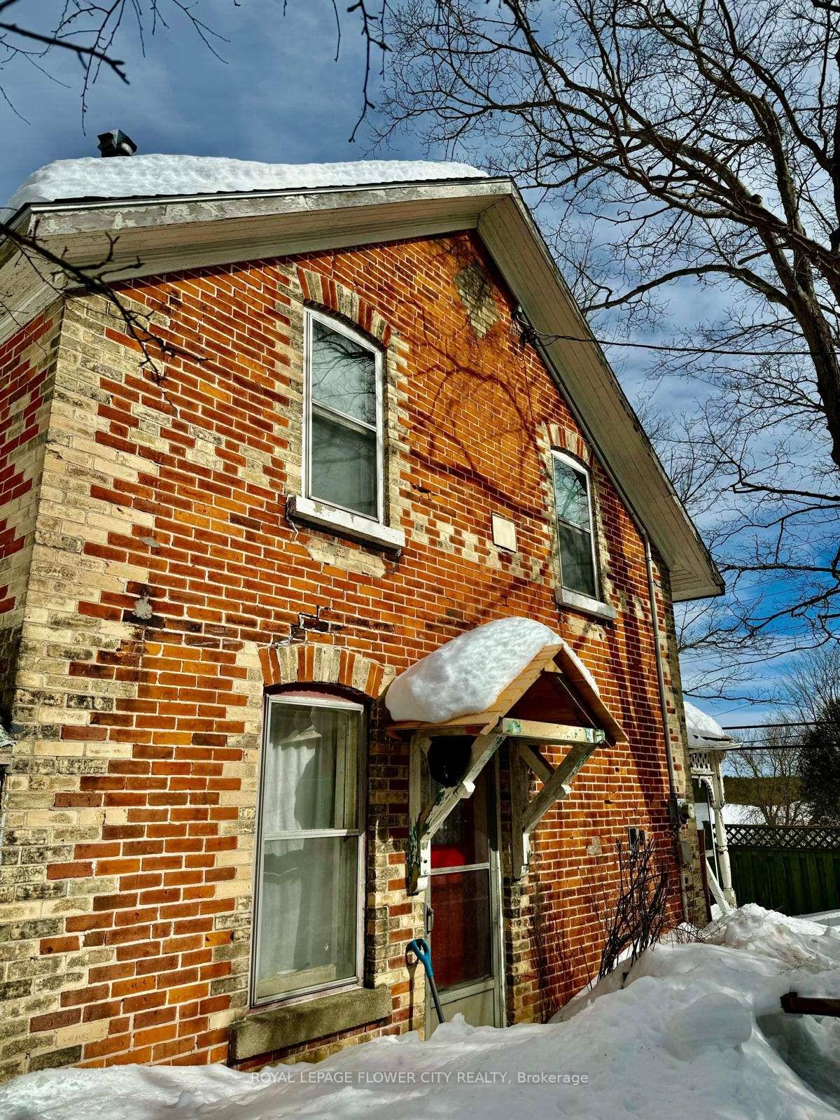 Come see this cute, single family, detached home in Ceylon at the corner of Grey Road 4 and Jane Street.